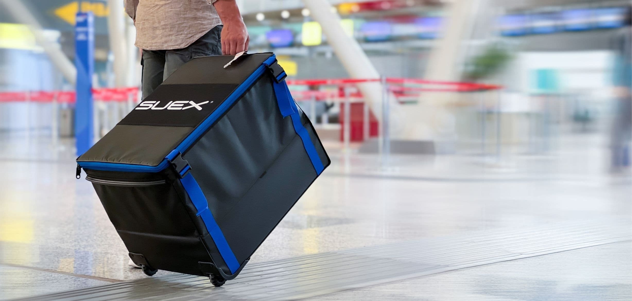 SUEX Transportkoffer mit dem DPV Voyager am Flughafen