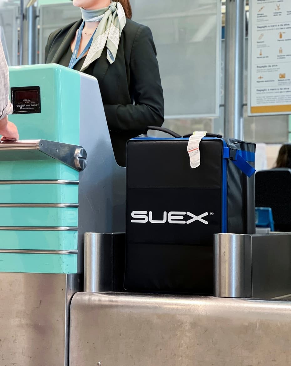 SUEX Transportkoffer mit dem DPV Voyager am Flughafen